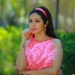 பிரபல நடிகைக்கு வந்த சோதனை ? கண்ணீர் விட்டு அழுத்த பரிதாபம்