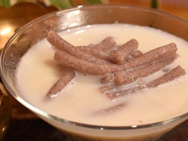 கேழ்வரகு பால் கொழுக்கட்டை